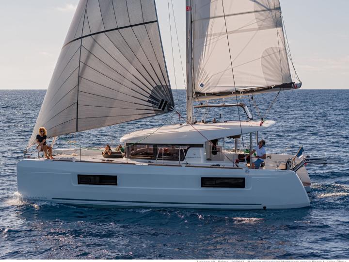 Brand new catamaran for rent - discover Tortola, BVI and the amazing Caribbean Sea.