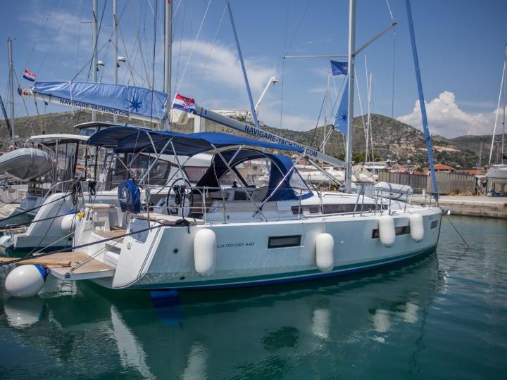 Fulfill your sailing dreams and rent a sailboat near Split, Croatia and enjoy a unique boat trip like never before.