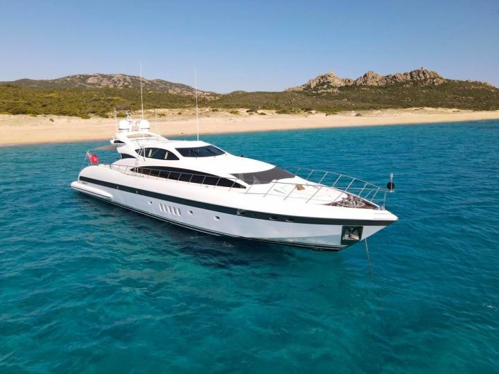 Glamores 105' Mangusta