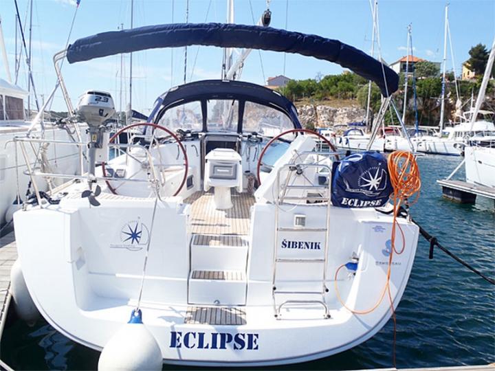 Explore the amazing Dalmatia, Croatia on a boat for rent and discover sailing.