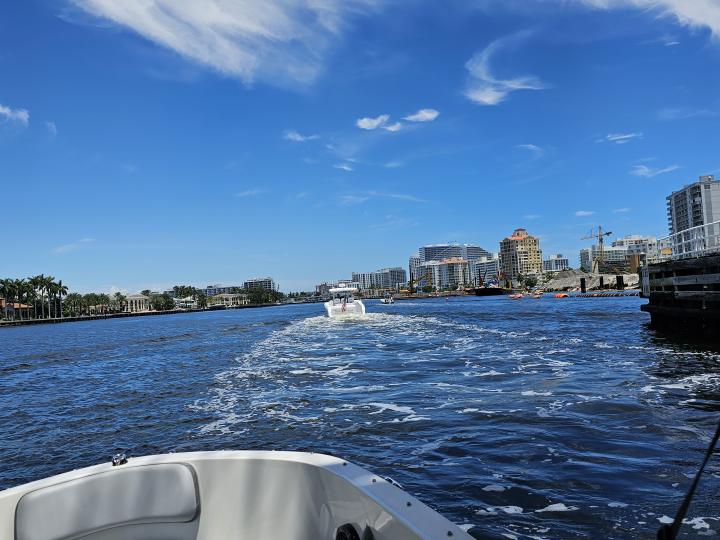 Intracoastal Powerboat Tour 🌊 Up to 6 Party Bookings!