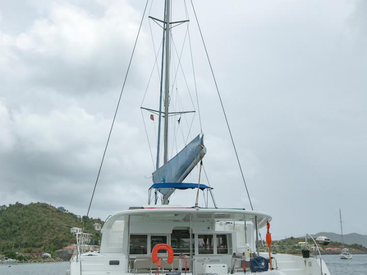 Charter a catamaran in British Virgin Islands - a perfect vacation on a boat for your family or friends.