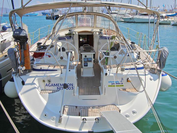 Rent a 51ft boat in Lavrio, Greece.