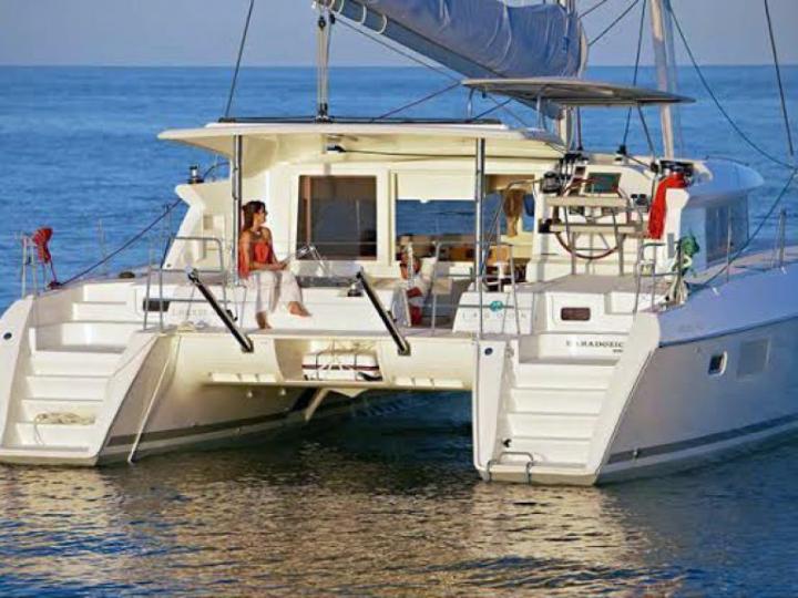 Rent a boat in Milazzo, Italy and discover boating on a catamaran.