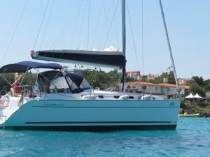 Beautiful boat for rent in Portisco, Sardinia, Italy for up to 8 guests.