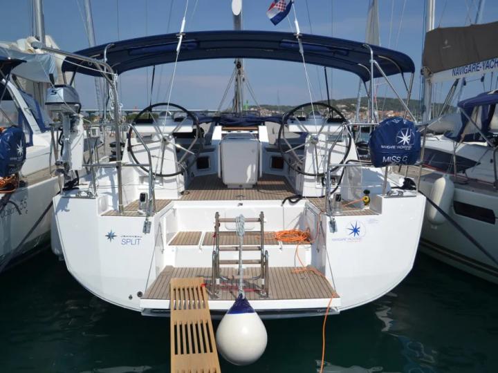 Yacht charter in Athens, Greece - rent a boat for up to 8 guests. Miss C - 53ft.