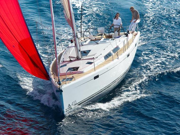 Discover boating aboard the 41ft STARBUCK boat in Ören, Turkey - a 3 cabins sail boat for rent.