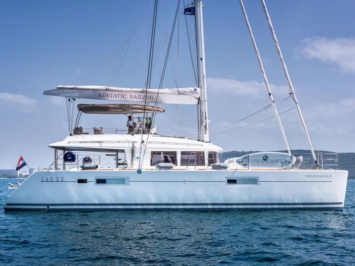 Rent a catamaran in Split, Croatia and immerse yourself in a boat trip like never before.