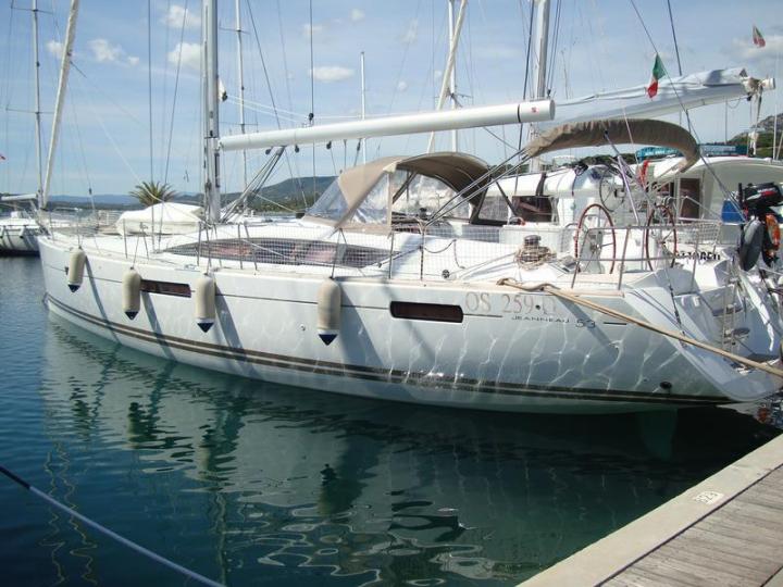 Portisco, Sardinia boat rental - discover family or friends vacation on a yacht charter for up to 10 guests.