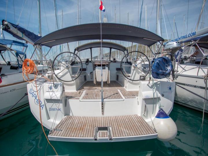 Rent a boat in Dubrovnik, Croatia - sailboat for rent for up to 10 guests.