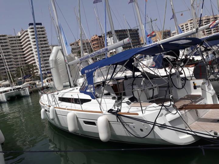 Sailboat for rent in Palma de Mallorca, Spain. Enjoy a great yacht charter for 8 guests.