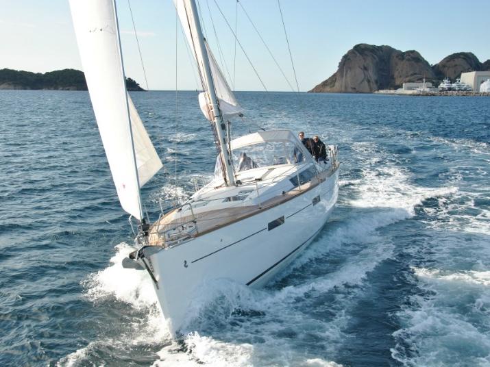 Yacht charter in Lefkada, Greece - a 8 guests boat for rent.
